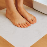 Rectangular disposable mats w/ feet pattern roll - (100 pc.) - Image 2